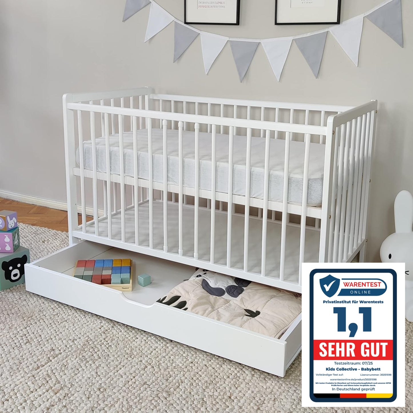 Babybett mit Schublade (optional) Kinderbett Gitterbett 60x120 höhenverstellbar & herausnehmbare Sprossen mit Matratze (optional) | weiss sehr stabil Made in Europe