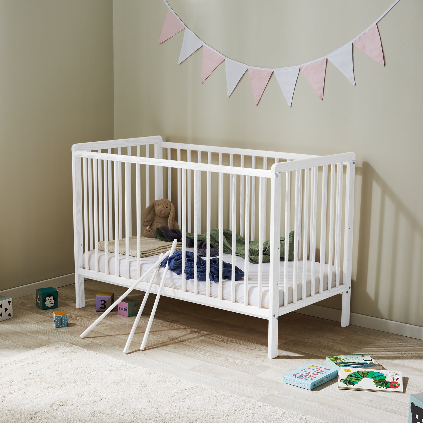 Babybett Kinderbett 60x120 Gitterbett Baby Bett Komplett-Set Beistellbett mitwachsend, Lattenrost höhenverstellbar mit abnehmbaren Sprossen | weiß Kiefer-Vollholz
