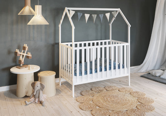 Babybett Hausbett Gitterbett 60x120 | 70x140 cm höhenverstellbar & herausnehmbare Sprossen mit Matratze (optional) | weiss sehr stabil Made in Europe 140 x 70