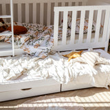 Hochbett 80x180 | 90x200 cm mit Ausziehbett Etagenbett mit Ausziehfunktion, zwei Schubladen, Lattenrost, extra hoher Rausfallschutz, umbaubar in 3 Einzelbetten, Vollholz massiv in weiss