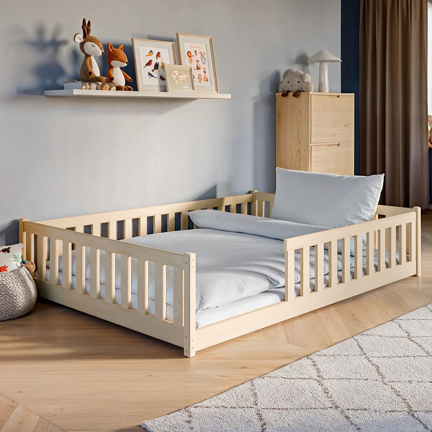 Kinderbett Bodenbett 90x200 | 120x200 | 140x200cm Bett mit Rausfallschutz & Lattenrost Montessori Bett Bed Gitterbett Kinder Jugendbett Einzelbett optional mit Matratze | weiß oder natur Kiefer Holz massiv Junge Mädchen