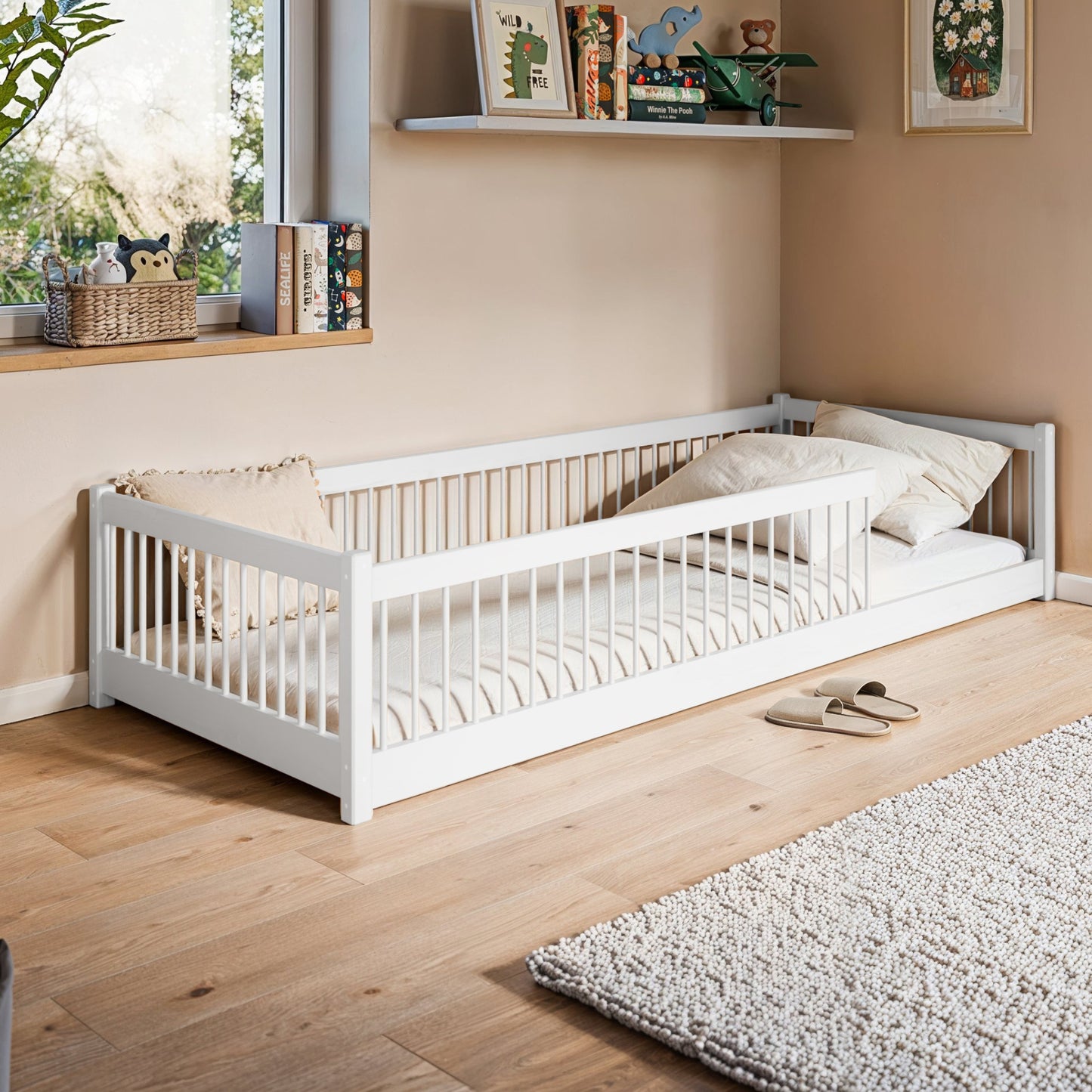 Kinderbett Bodenbett 90x200 | 120x200 | 140x200cm Bett mit Rausfallschutz & Lattenrost Montessori Bett Bed Gitterbett Kinder Jugendbett Einzelbett optional mit Matratze | weiß oder natur Kiefer Holz massiv Junge Mädchen