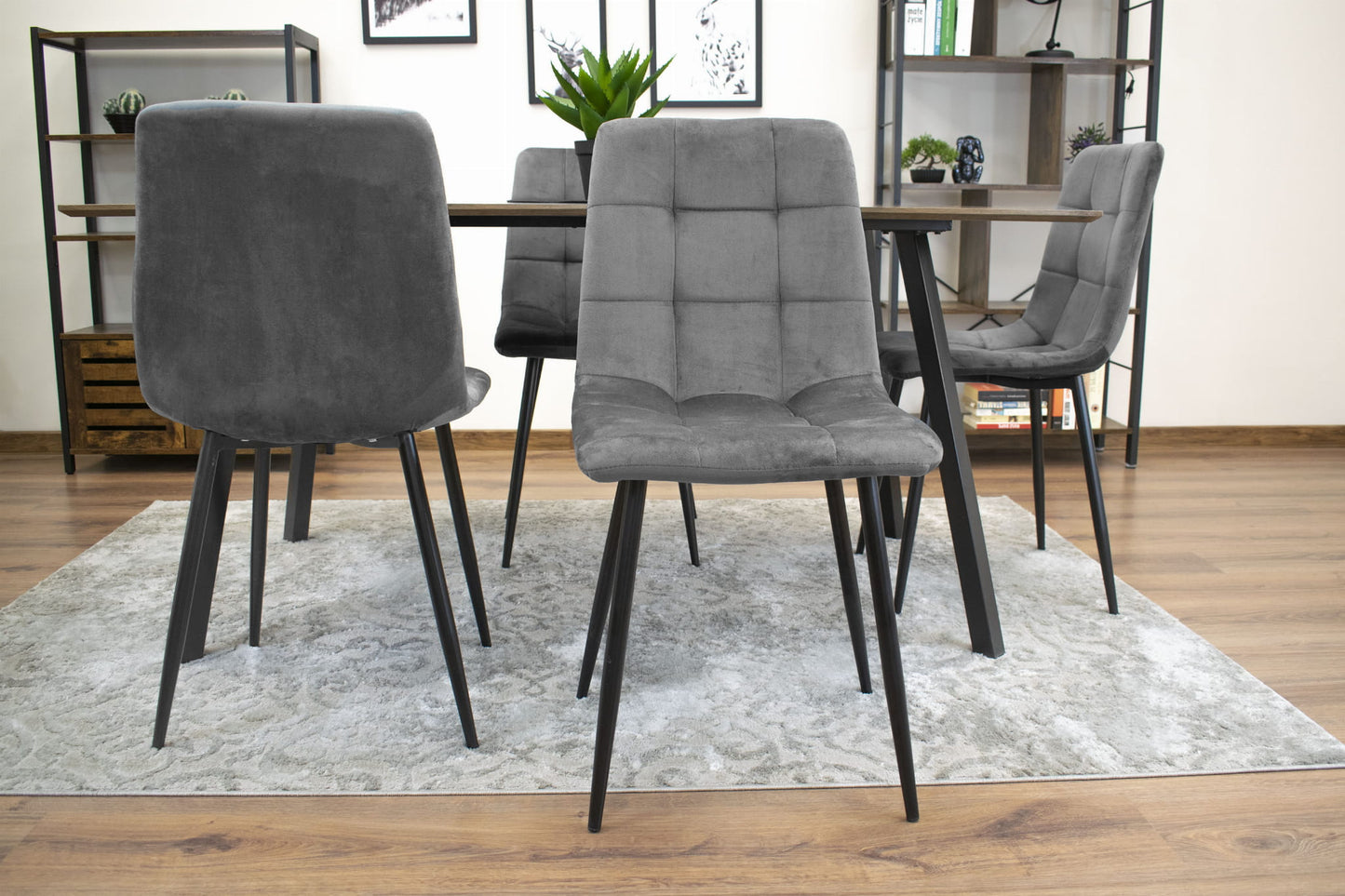 Chaise de salle à manger chaise de salon avec assise en velours et pieds en métal noir, idéale pour le salon, le bureau, le bureau et la chambre Capacité de charge de 120 kg