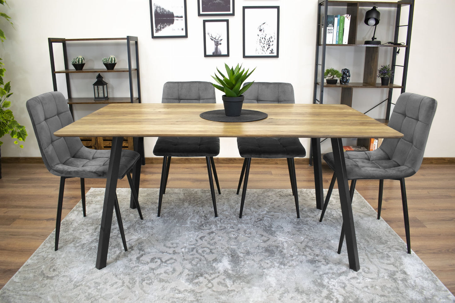 Chaise de salle à manger chaise de salon avec assise en velours et pieds en métal noir, idéale pour le salon, le bureau, le bureau et la chambre Capacité de charge de 120 kg