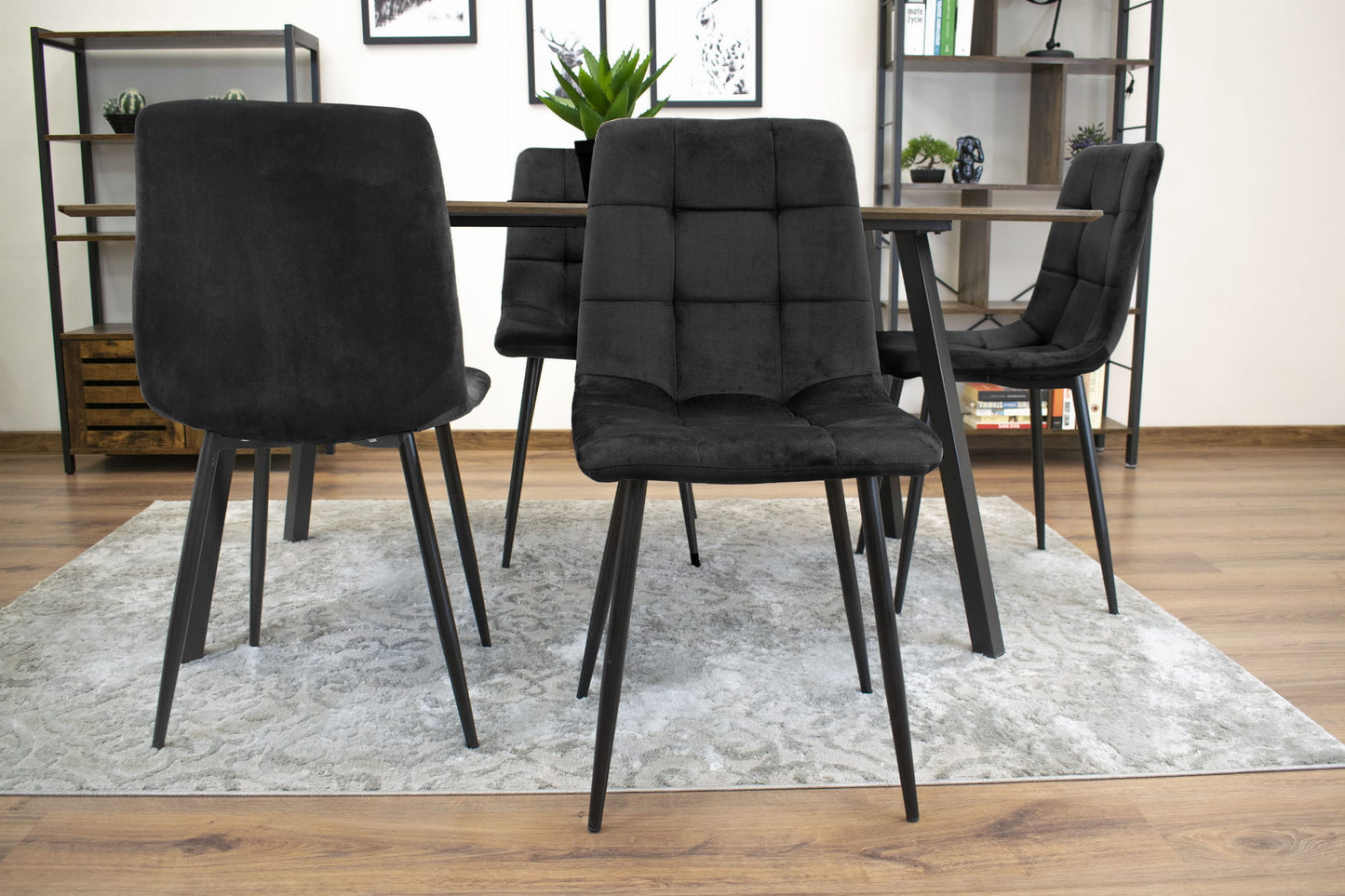 Chaise de salle à manger chaise de salon avec assise en velours et pieds en métal noir, idéale pour le salon, le bureau, le bureau et la chambre Capacité de charge de 120 kg