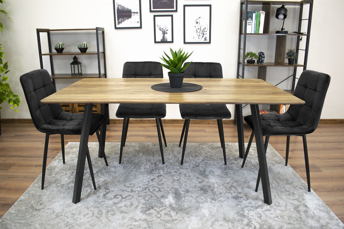 Chaise de salle à manger chaise de salon avec assise en velours et pieds en métal noir, idéale pour le salon, le bureau, le bureau et la chambre Capacité de charge de 120 kg