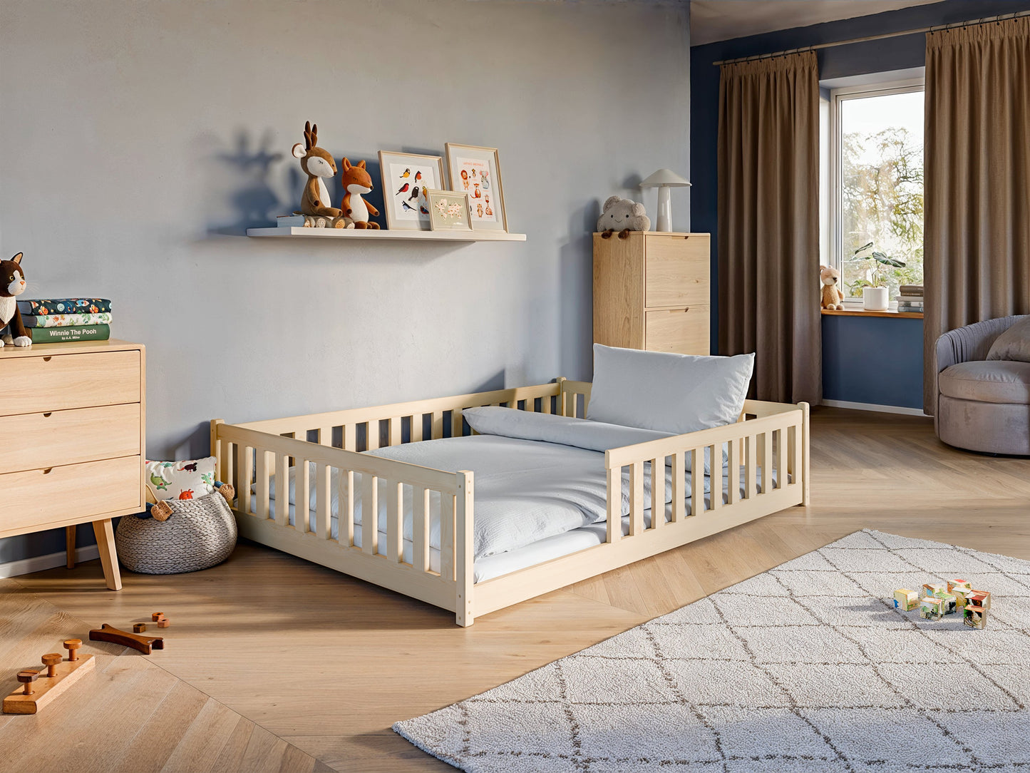 Kinderbett Bodenbett 90x200 | 120x200 | 140x200cm Bett mit Rausfallschutz & Lattenrost Montessori Bett Bed Gitterbett Kinder Jugendbett Einzelbett optional mit Matratze | weiß oder natur Kiefer Holz massiv Junge Mädchen