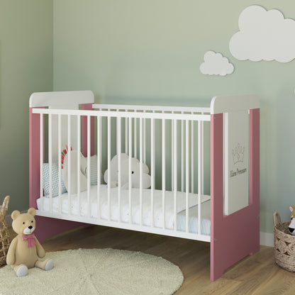 Lit bébé avec gravure ours en peluche, princesse ou prince 60x120 avec matelas (en option) réglable en hauteur | Barreaux amovibles blancs Fabriqué en Europe