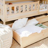 Hochbett 90x200 cm Etagenbett mit zwei Schubladen, Lattenrost, Rausfallschutz, umbaubar in zwei Einzelbetten, aus Vollholz massiv, Funktionsbett